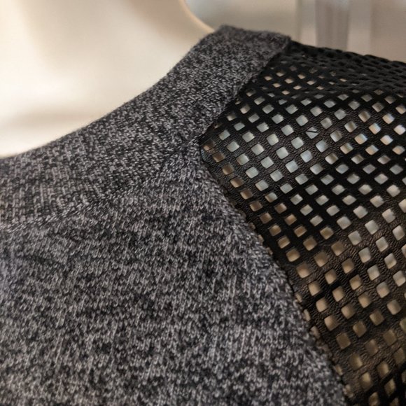 Banana Republic Black and Heather Gray Short Sleeve Sweater - Picture 2 of 2